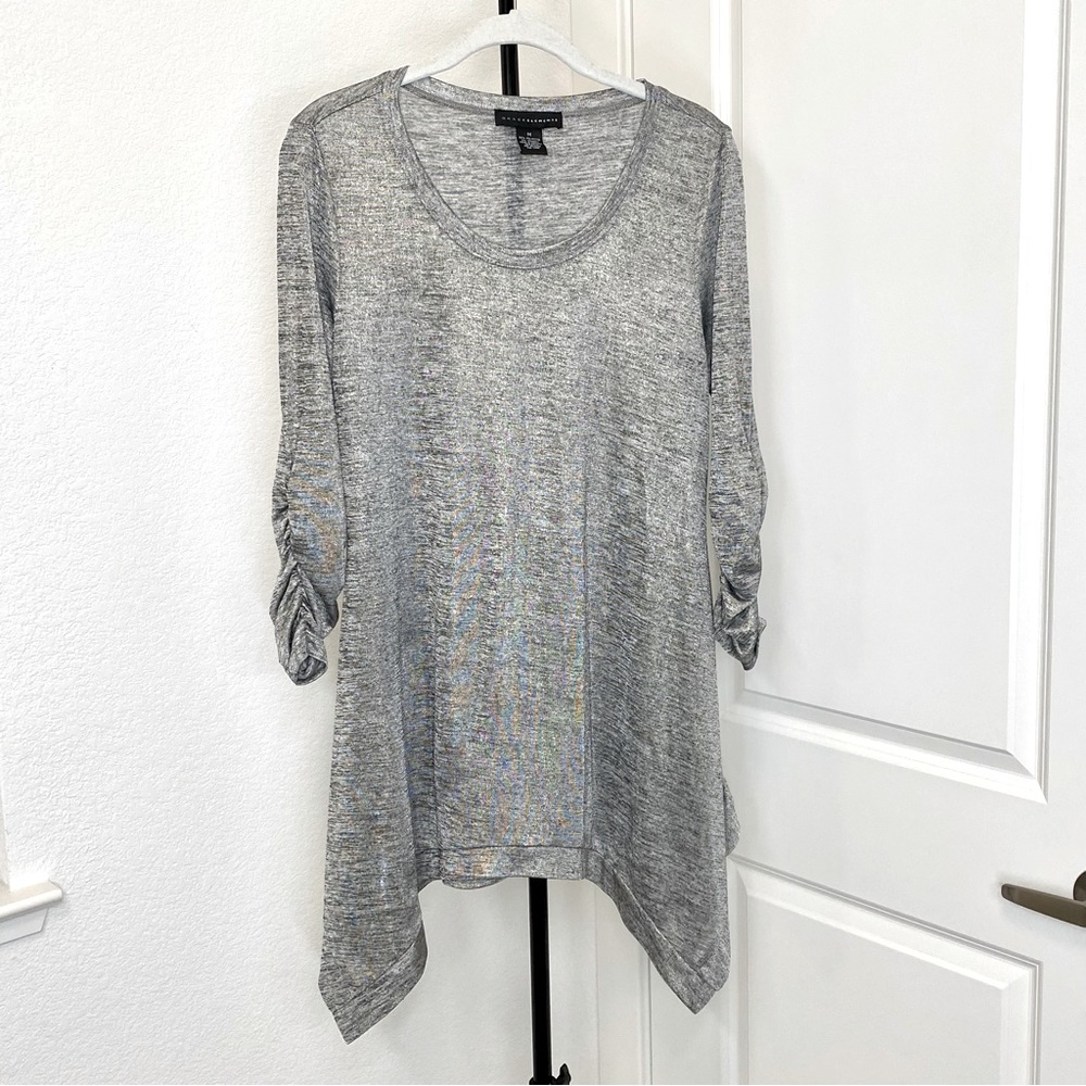 👋🏽 Leaving: Grace Elements Shimmery Trapeze Top
